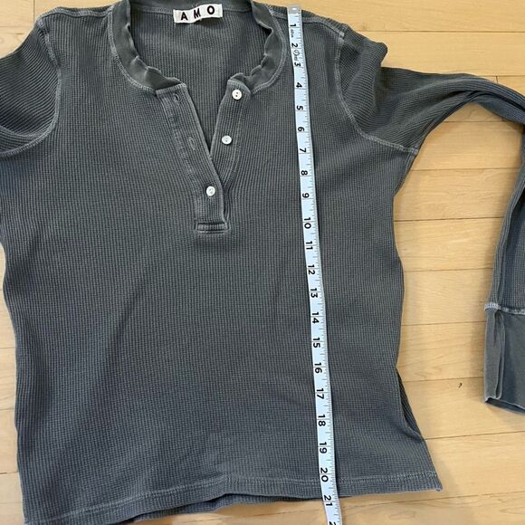 AMO Thermal Henley Tee in Tea Leaf XS - Picture 6 of 11